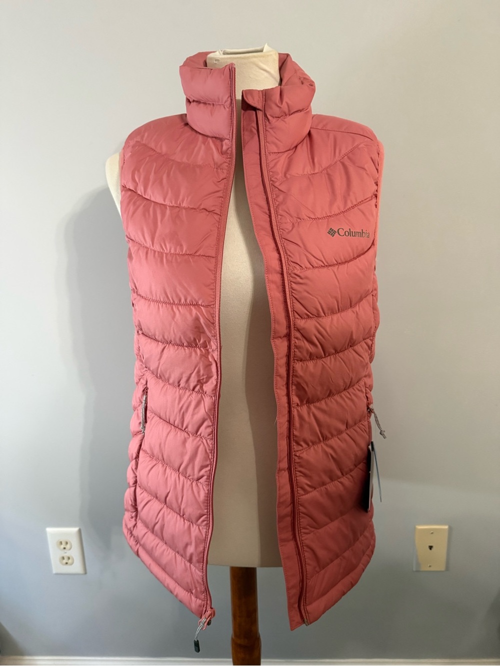 Columbia Coral Pink Quilted Sleeveless Vest